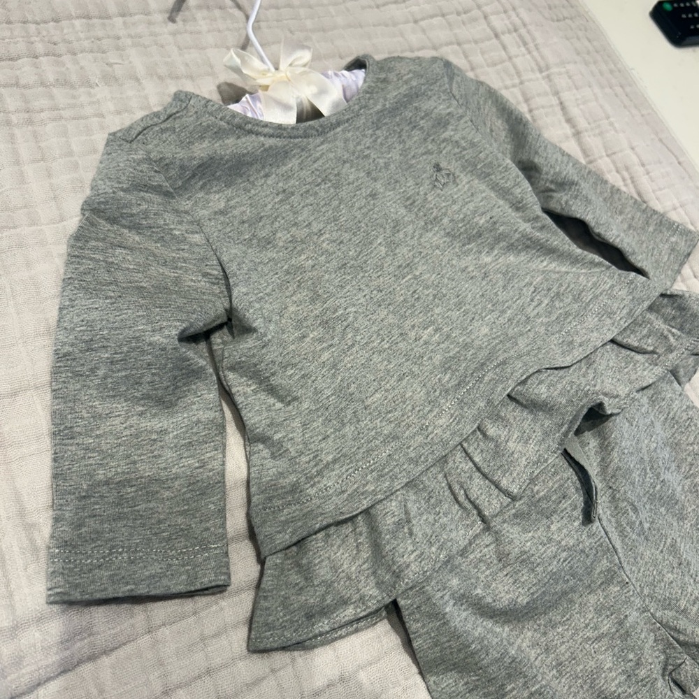 NWT GAP Ruffled Gray Baby Matching Set - Picture 2 of 6